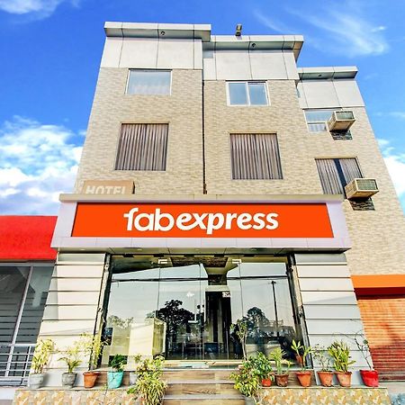Fabexpress Grand Almada Hotel Bijnaur Exterior photo